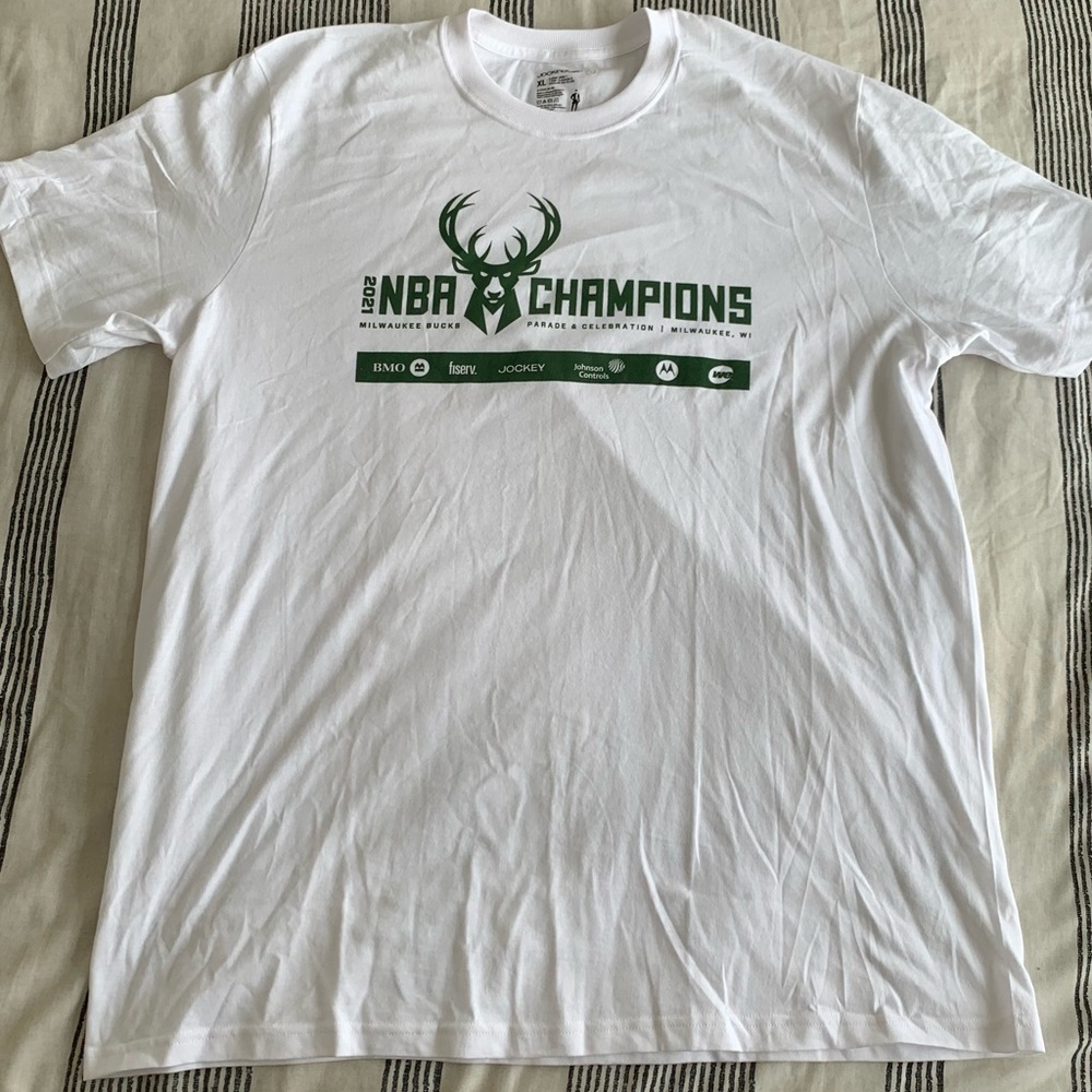Milwaukee Bucks Exclusive Parade Shirt
